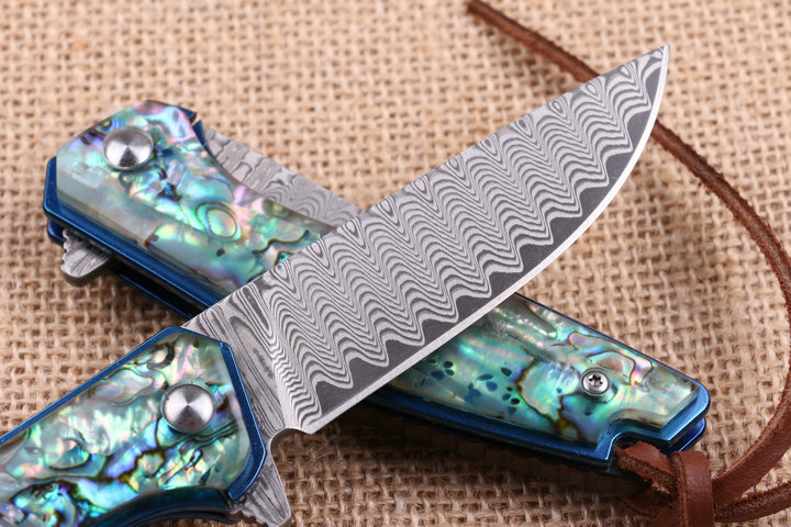 Blue bird Damascus folding knife with Abalone handle UD404496